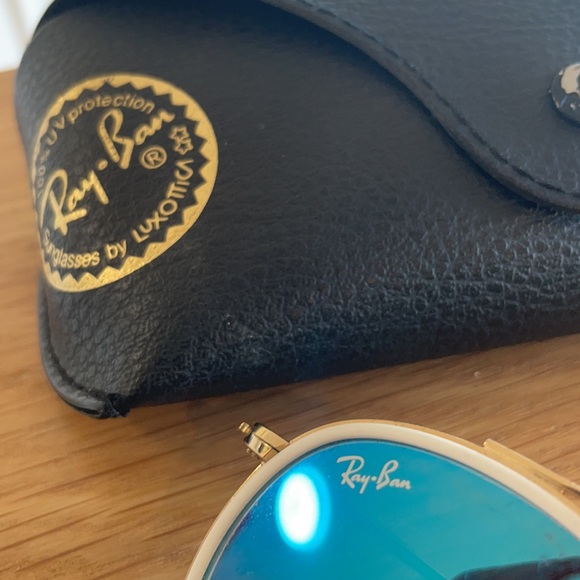 Ray-Ban Sunglasses - Blue Mirrored Certified - Picture 3 of 6